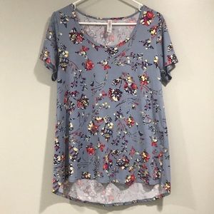 Lularoe Size Medium Classic Tee